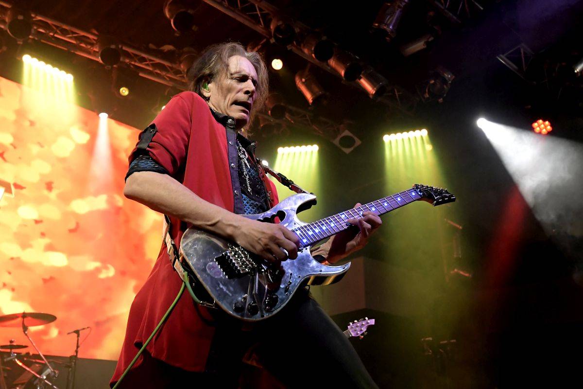 Steve Vai řádil ve vyprodaném Lucerna Music Baru