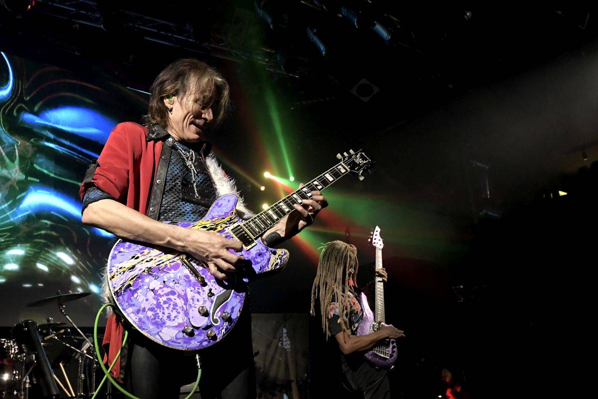 Steve Vai řádil ve vyprodaném Lucerna Music Baru