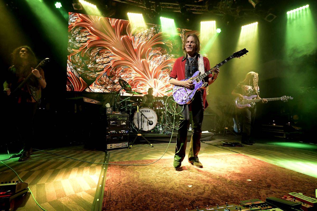 Steve Vai řádil ve vyprodaném Lucerna Music Baru