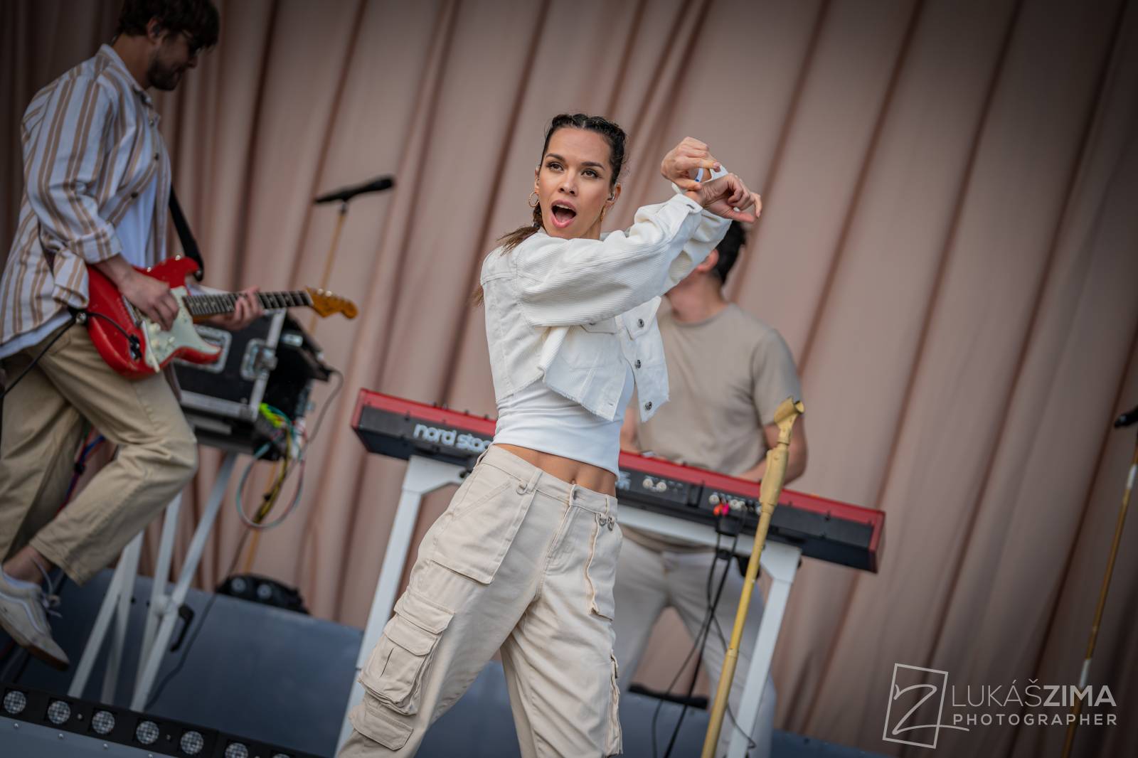 Pražský Majáles měl našlapaný program. Vystoupili Ewa Farna, Jelen, Sofian Medjmedj i Rybičky 48