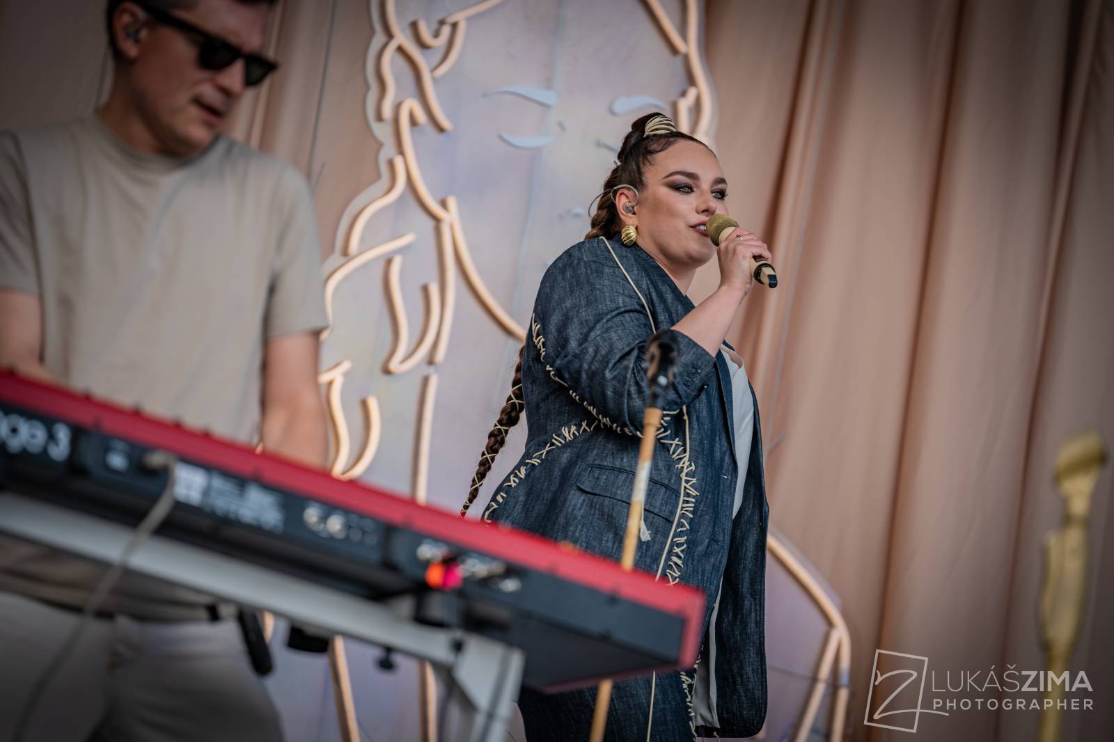 Pražský Majáles měl našlapaný program. Vystoupili Ewa Farna, Jelen, Sofian Medjmedj i Rybičky 48