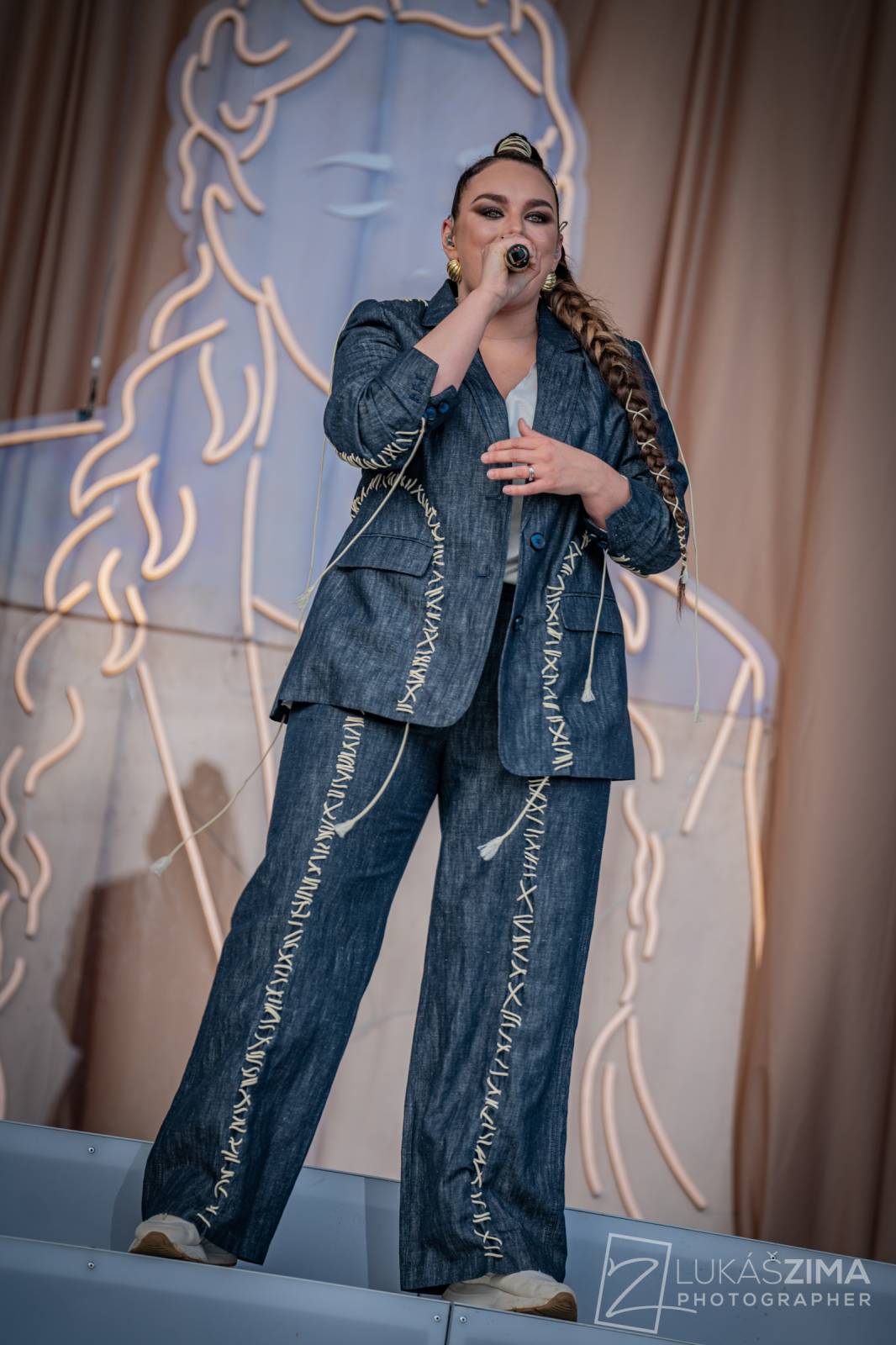 Pražský Majáles měl našlapaný program. Vystoupili Ewa Farna, Jelen, Sofian Medjmedj i Rybičky 48