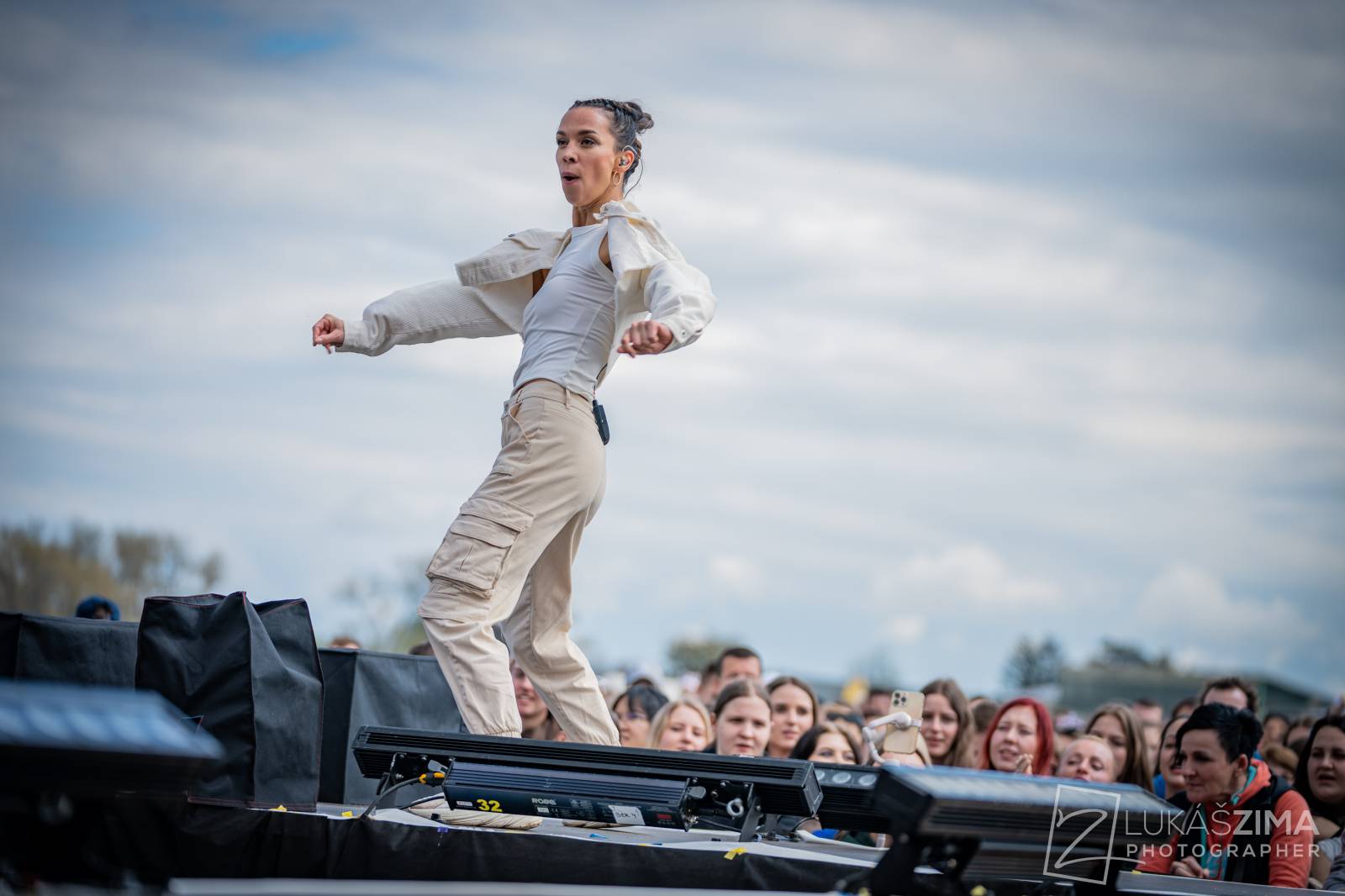 Pražský Majáles měl našlapaný program. Vystoupili Ewa Farna, Jelen, Sofian Medjmedj i Rybičky 48