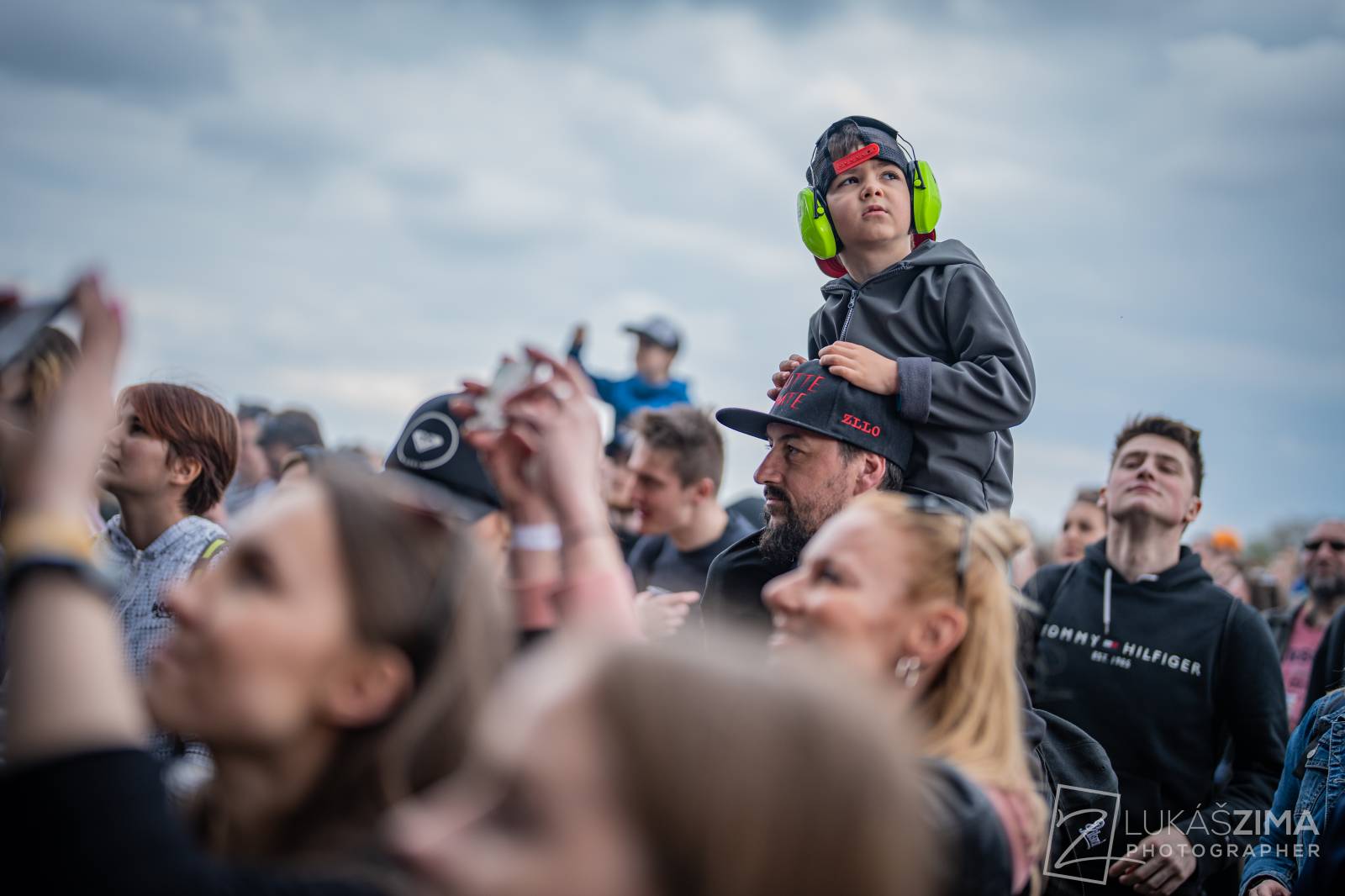 Pražský Majáles měl našlapaný program. Vystoupili Ewa Farna, Jelen, Sofian Medjmedj i Rybičky 48