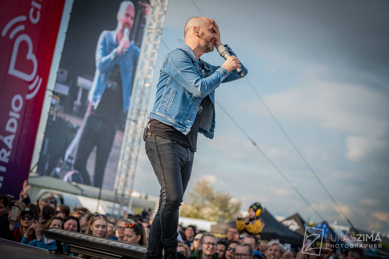 Pražský Majáles měl našlapaný program. Vystoupili Ewa Farna, Jelen, Sofian Medjmedj i Rybičky 48