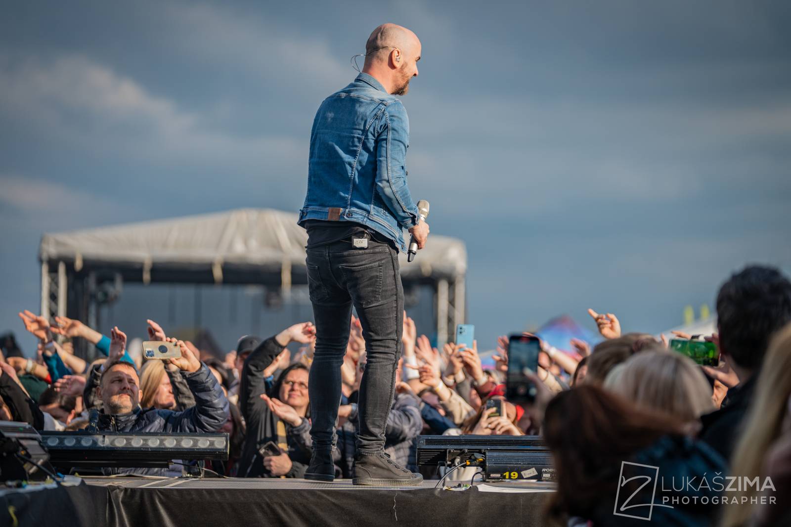 Pražský Majáles měl našlapaný program. Vystoupili Ewa Farna, Jelen, Sofian Medjmedj i Rybičky 48