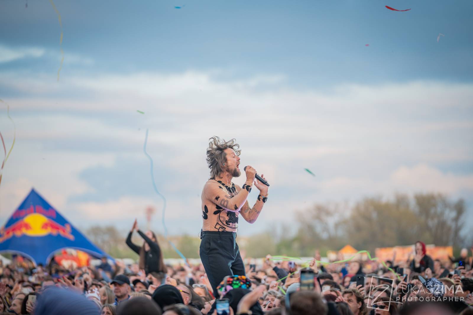 Pražský Majáles měl našlapaný program. Vystoupili Ewa Farna, Jelen, Sofian Medjmedj i Rybičky 48