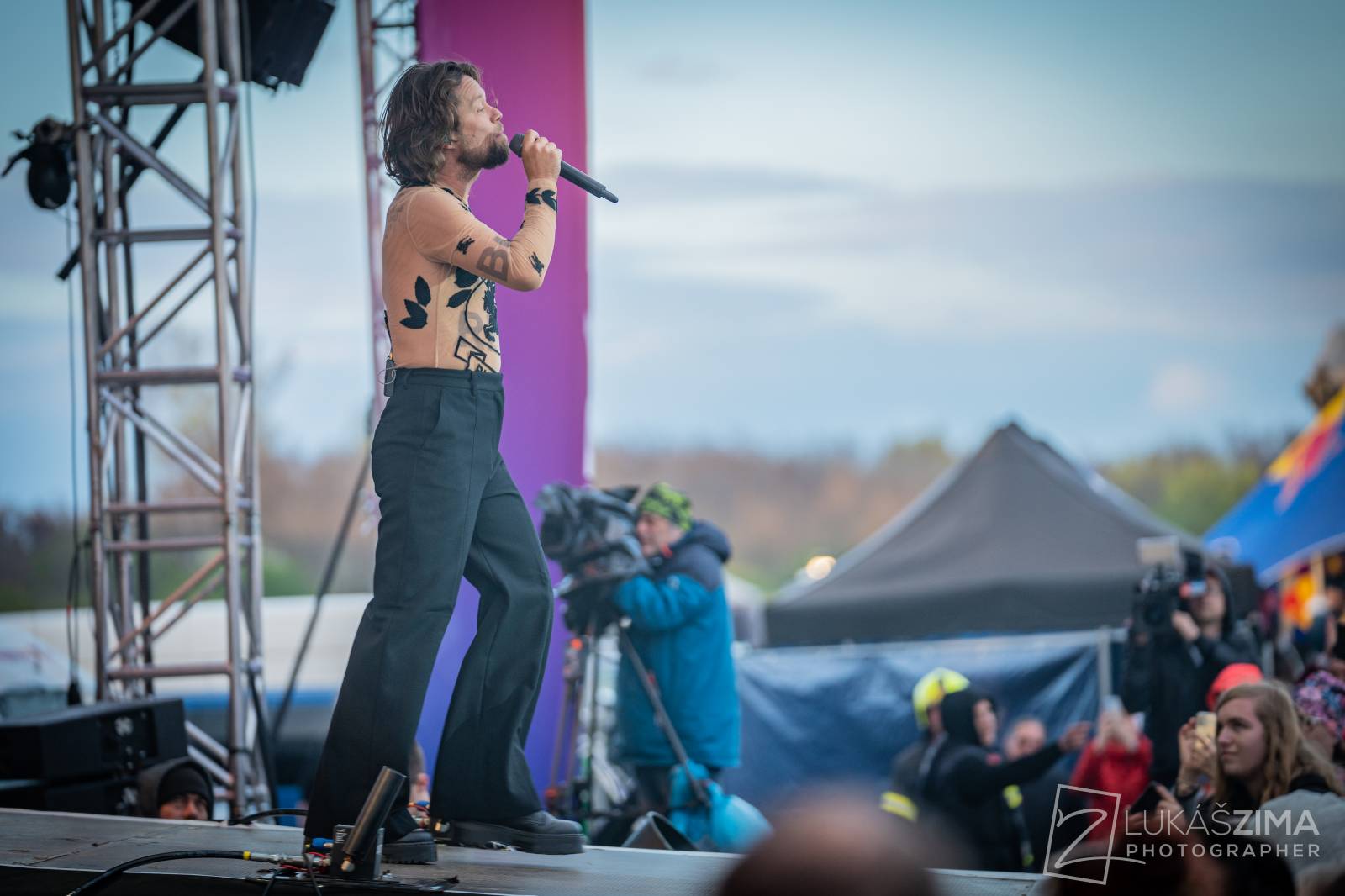 Pražský Majáles měl našlapaný program. Vystoupili Ewa Farna, Jelen, Sofian Medjmedj i Rybičky 48