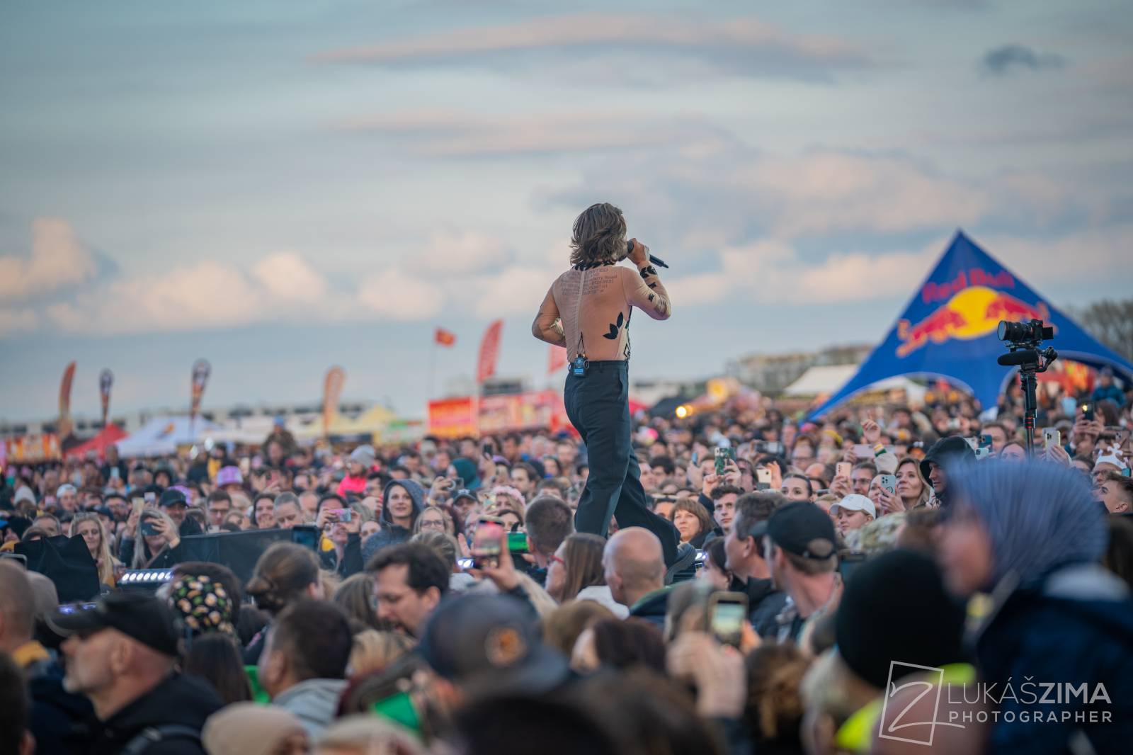 Pražský Majáles měl našlapaný program. Vystoupili Ewa Farna, Jelen, Sofian Medjmedj i Rybičky 48