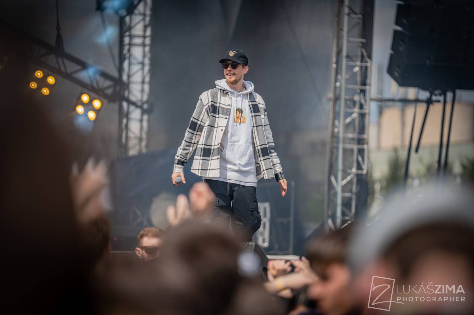 Rapová stage na Pražském Majálesu patřila Calinovi, Steinovi27 i Yzomandiasovi s Nik Tendem