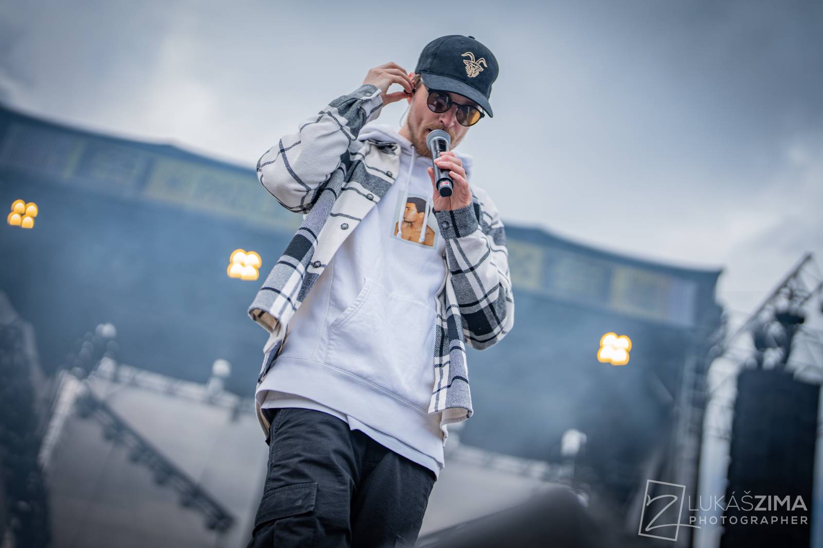 Rapová stage na Pražském Majálesu patřila Calinovi, Steinovi27 i Yzomandiasovi s Nik Tendem