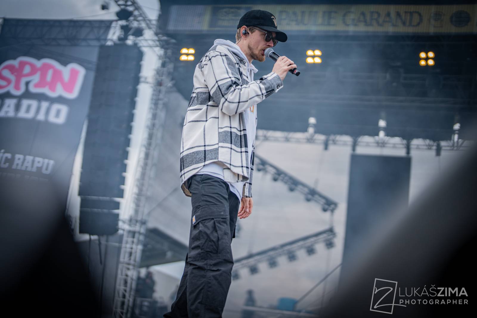 Rapová stage na Pražském Majálesu patřila Calinovi, Steinovi27 i Yzomandiasovi s Nik Tendem