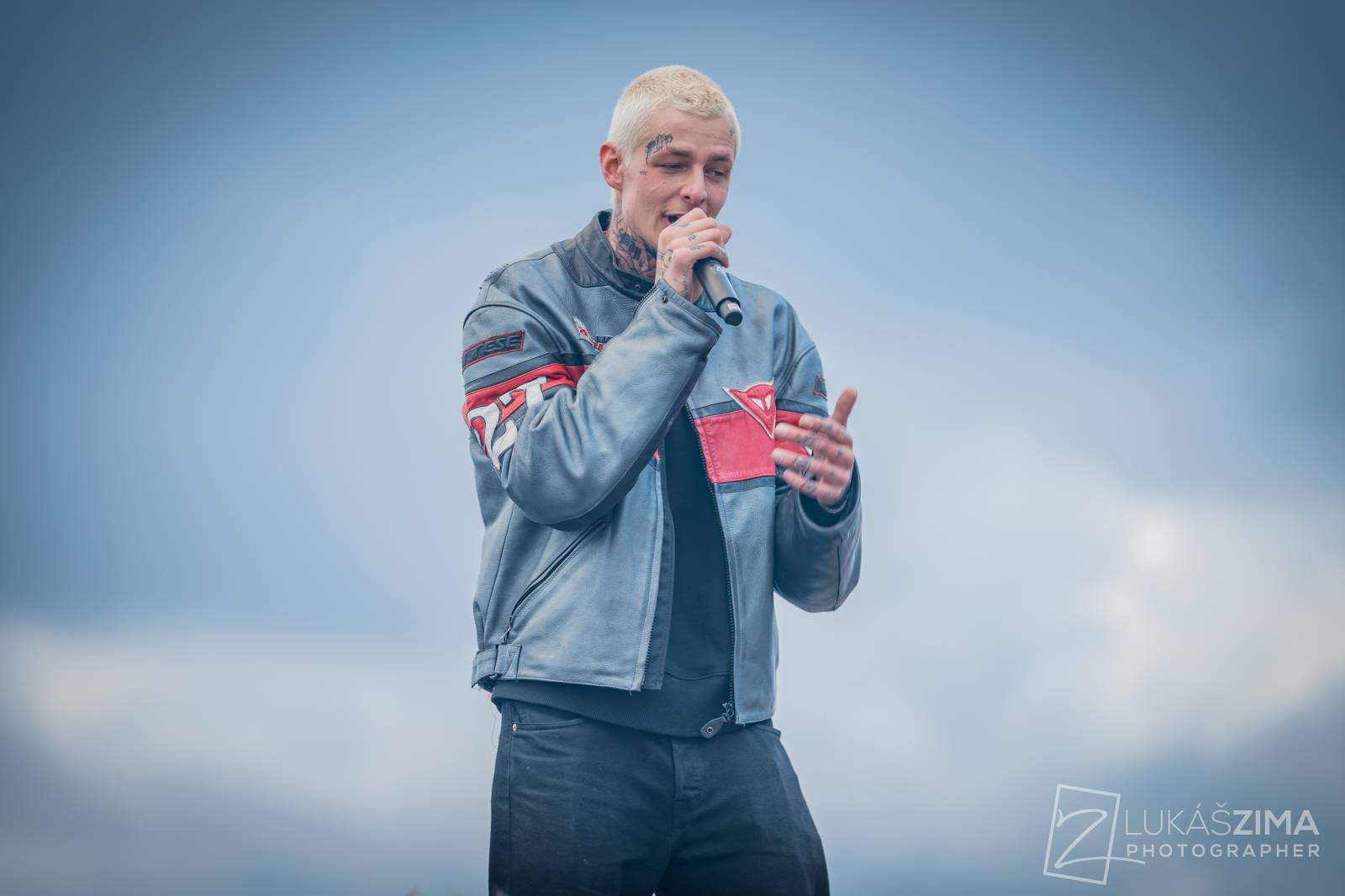 Rapová stage na Pražském Majálesu patřila Calinovi, Steinovi27 i Yzomandiasovi s Nik Tendem