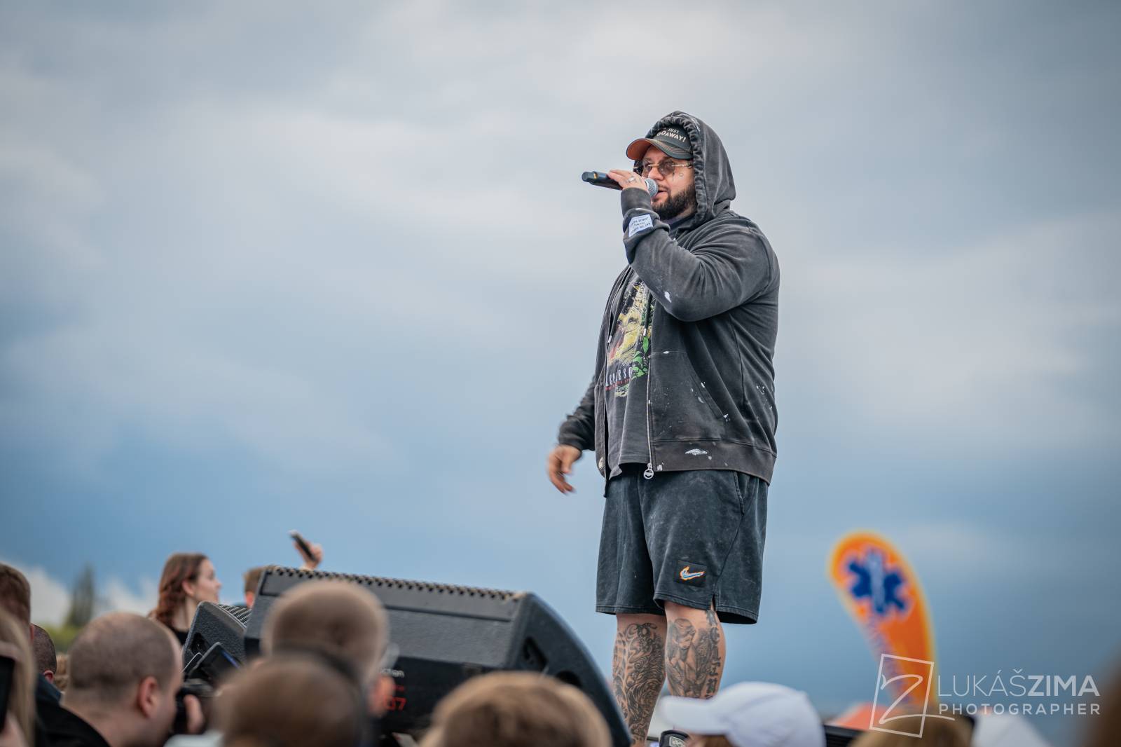 Rapová stage na Pražském Majálesu patřila Calinovi, Steinovi27 i Yzomandiasovi s Nik Tendem