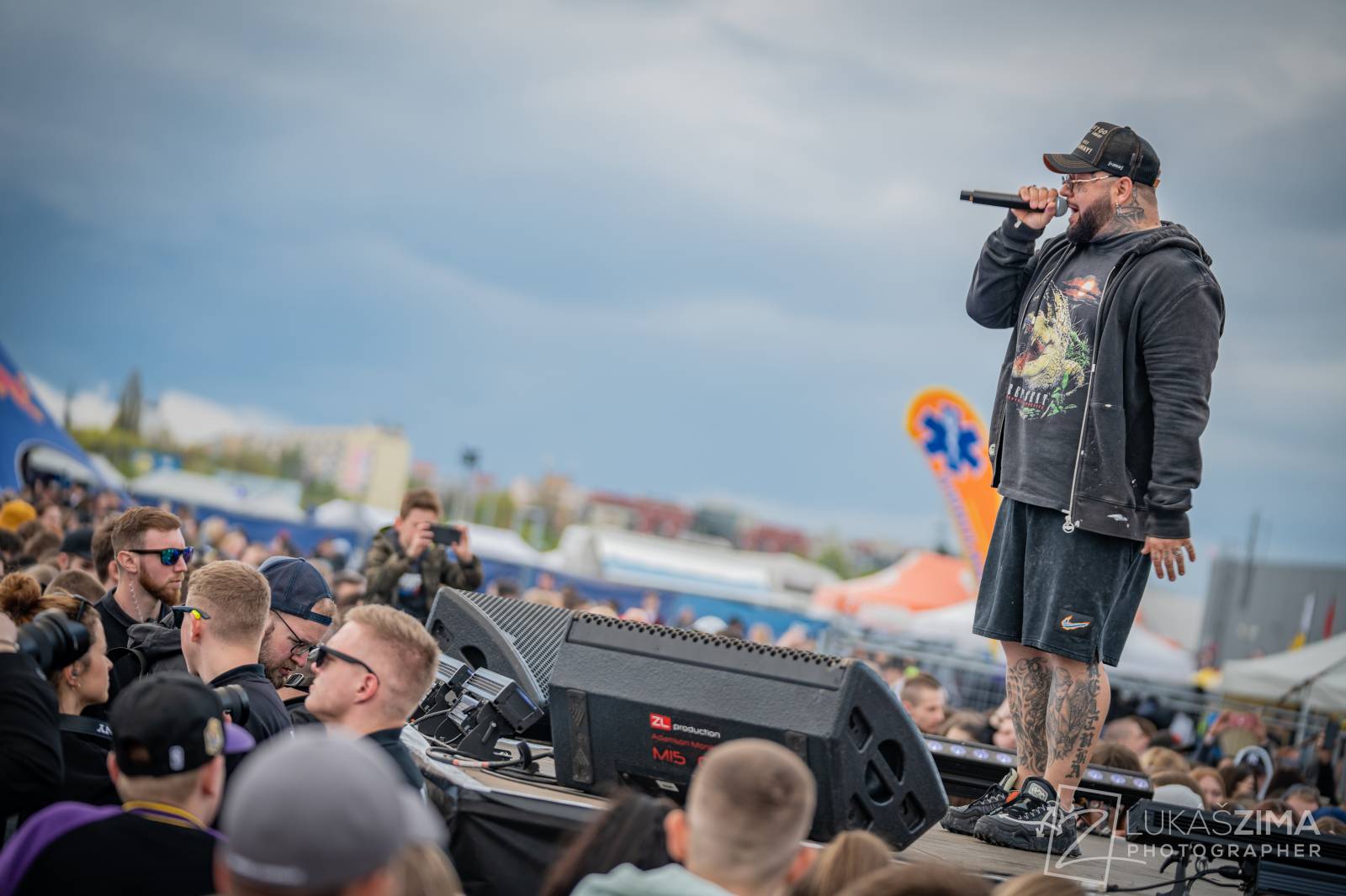 Rapová stage na Pražském Majálesu patřila Calinovi, Steinovi27 i Yzomandiasovi s Nik Tendem