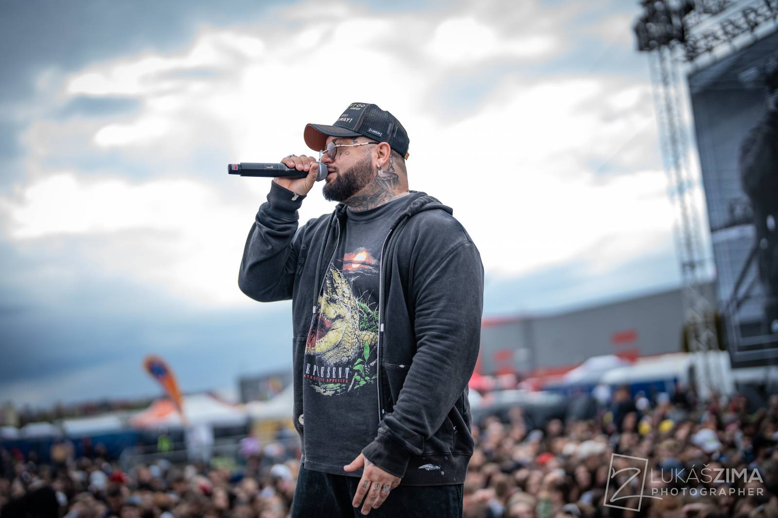 Rapová stage na Pražském Majálesu patřila Calinovi, Steinovi27 i Yzomandiasovi s Nik Tendem