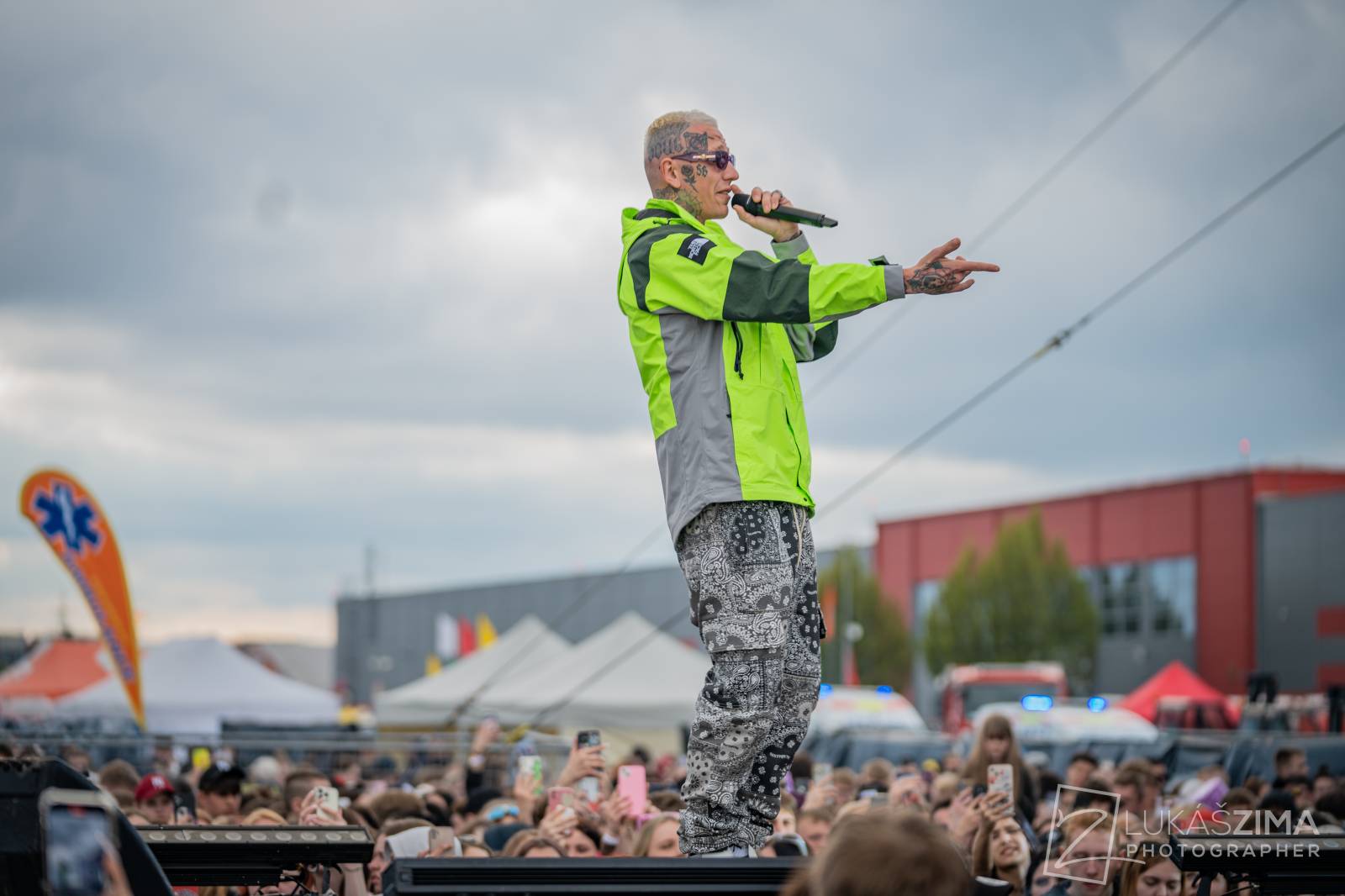 Rapová stage na Pražském Majálesu patřila Calinovi, Steinovi27 i Yzomandiasovi s Nik Tendem