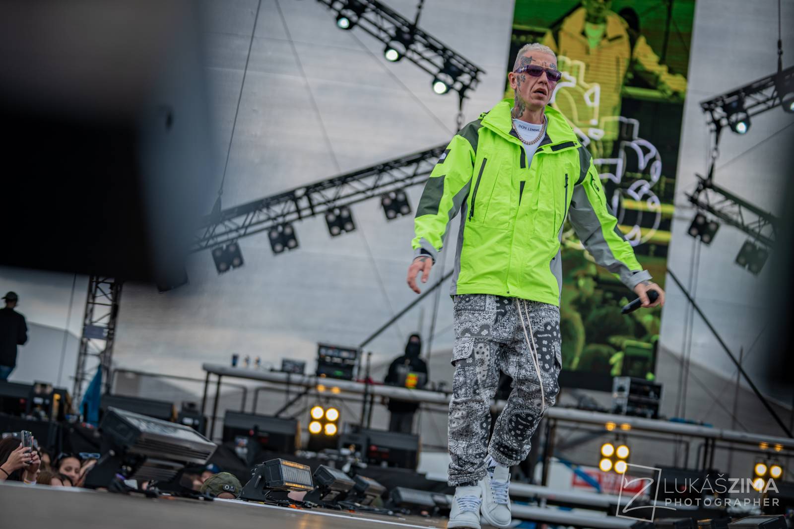 Rapová stage na Pražském Majálesu patřila Calinovi, Steinovi27 i Yzomandiasovi s Nik Tendem