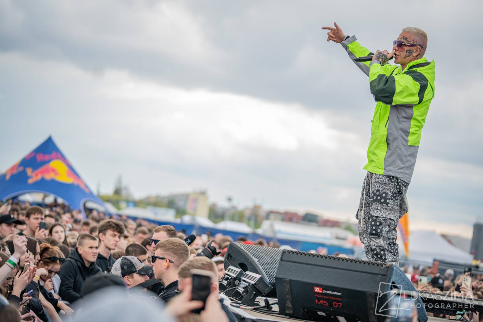 Rapová stage na Pražském Majálesu patřila Calinovi, Steinovi27 i Yzomandiasovi s Nik Tendem