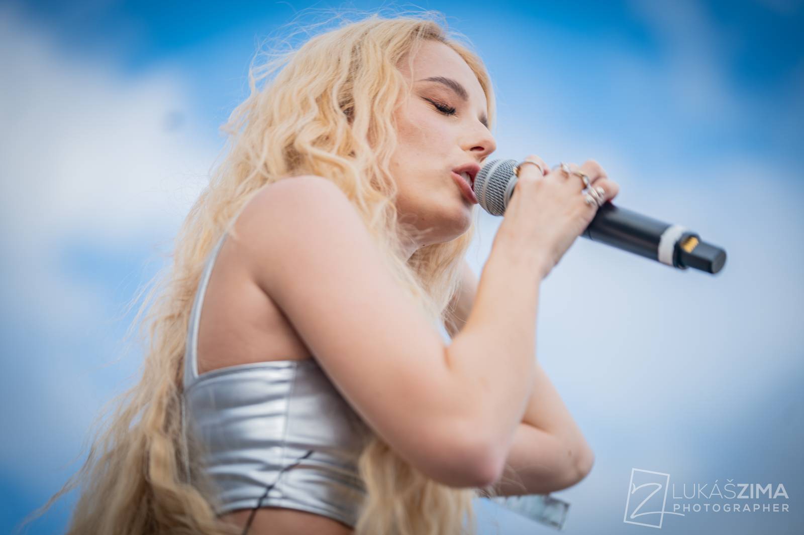 Rapová stage na Pražském Majálesu patřila Calinovi, Steinovi27 i Yzomandiasovi s Nik Tendem