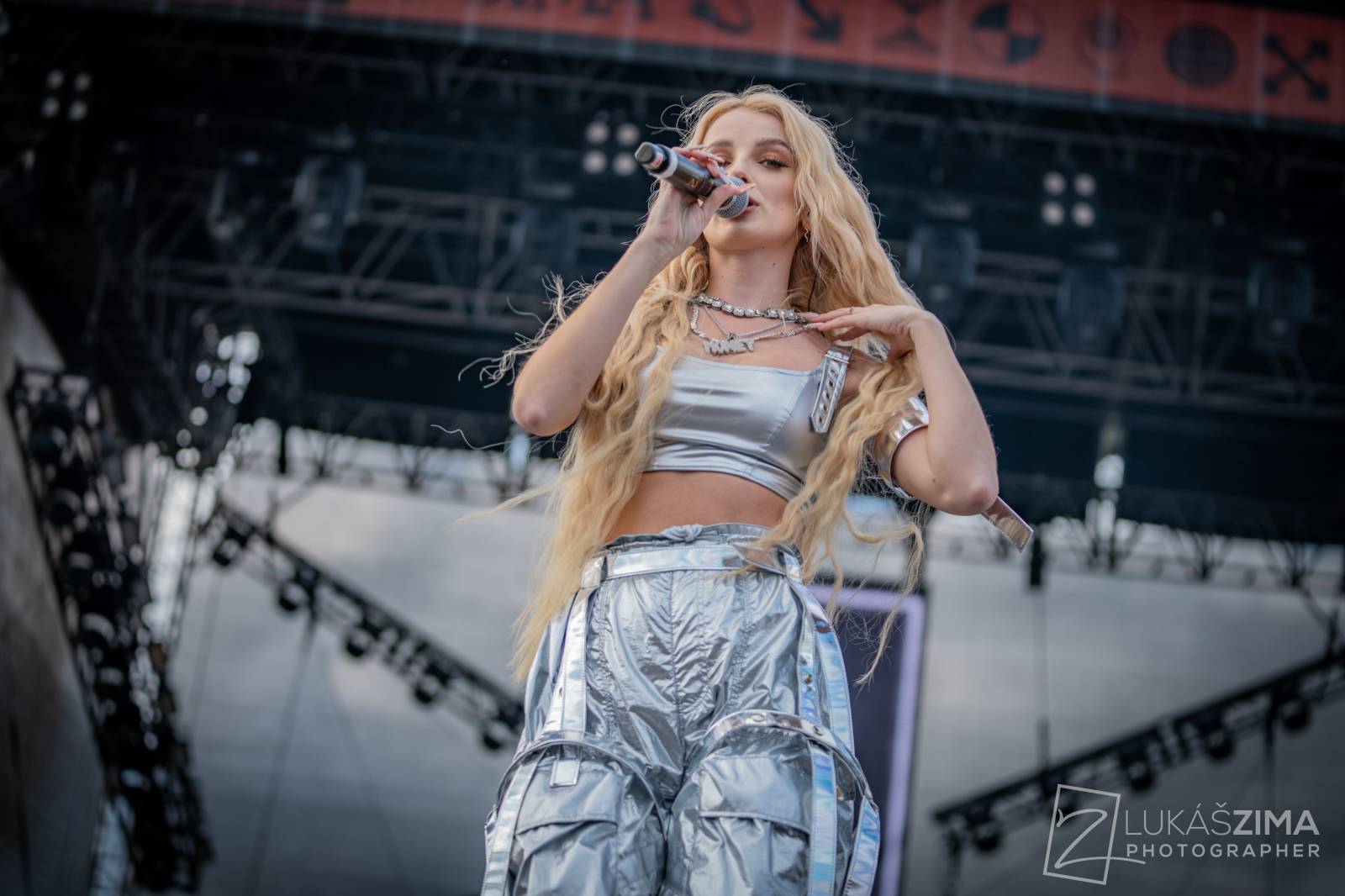 Rapová stage na Pražském Majálesu patřila Calinovi, Steinovi27 i Yzomandiasovi s Nik Tendem