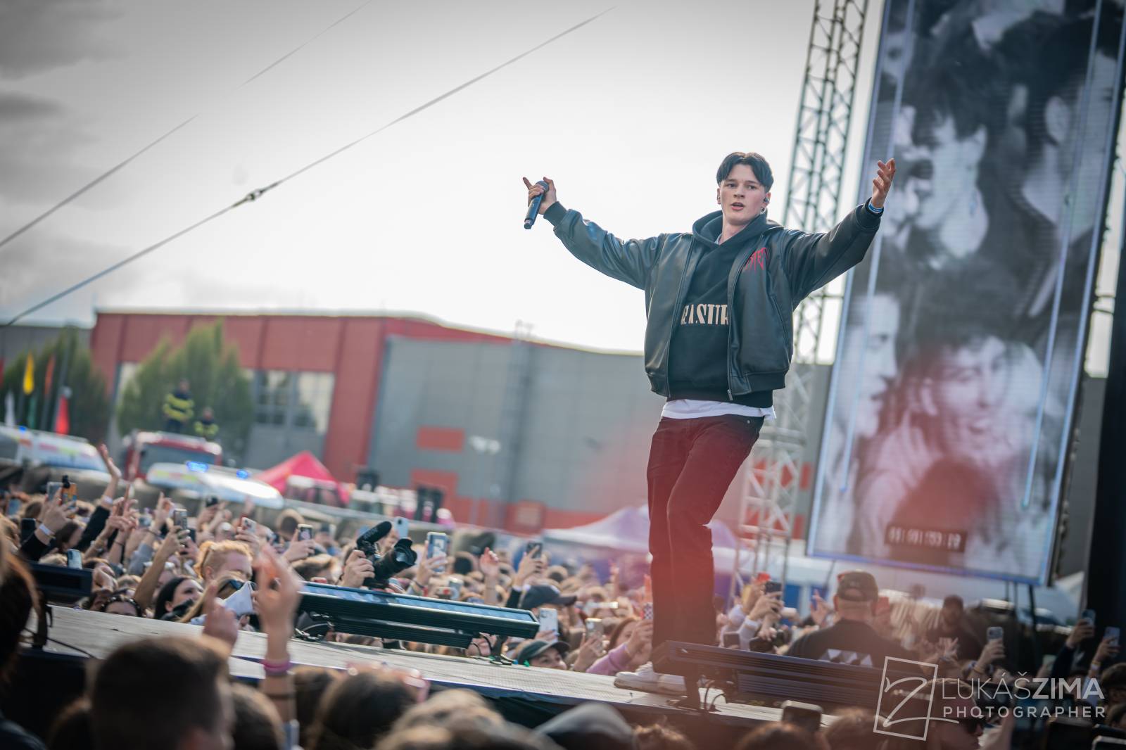 Rapová stage na Pražském Majálesu patřila Calinovi, Steinovi27 i Yzomandiasovi s Nik Tendem