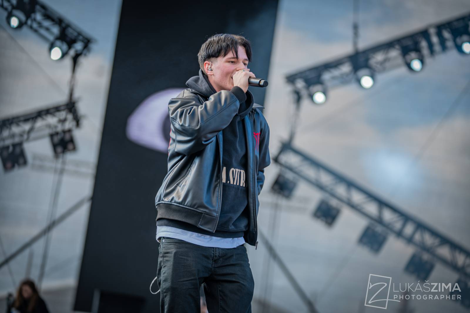 Rapová stage na Pražském Majálesu patřila Calinovi, Steinovi27 i Yzomandiasovi s Nik Tendem