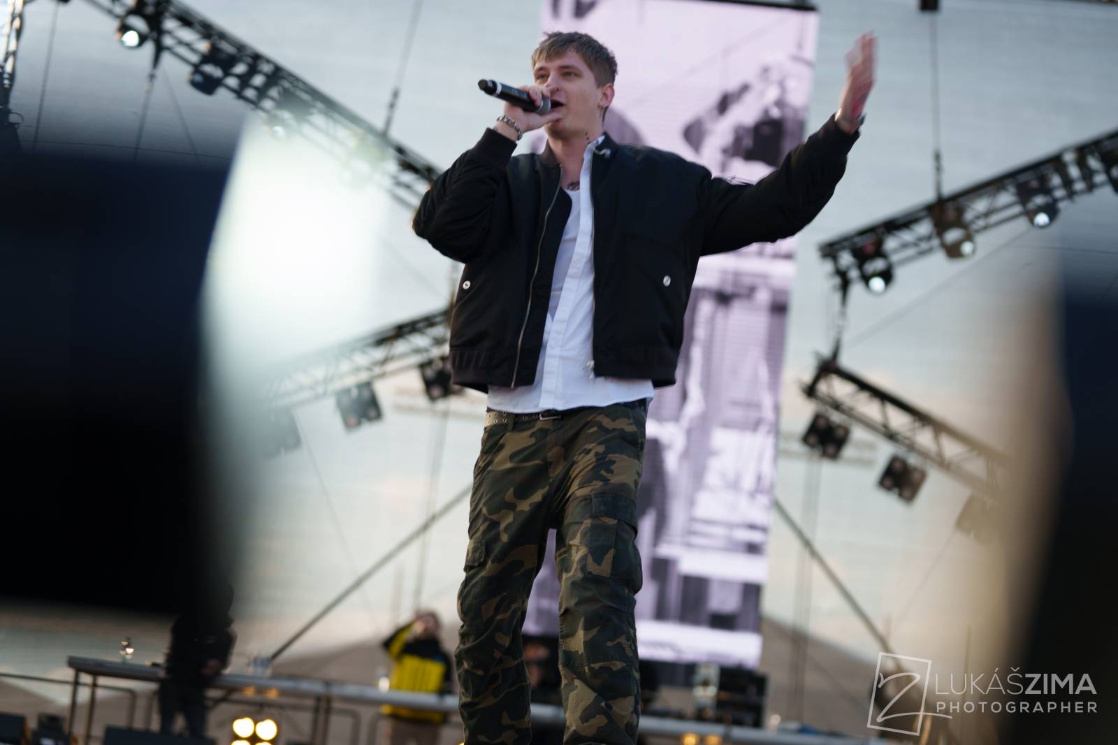 Rapová stage na Pražském Majálesu patřila Calinovi, Steinovi27 i Yzomandiasovi s Nik Tendem