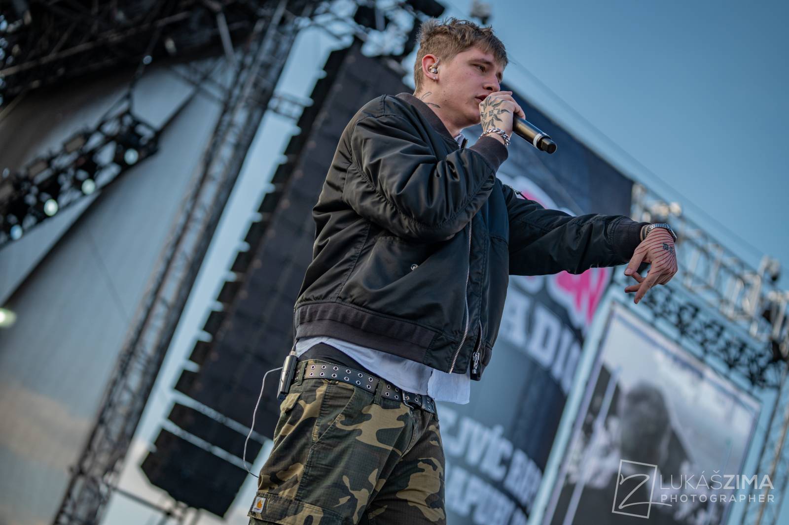 Rapová stage na Pražském Majálesu patřila Calinovi, Steinovi27 i Yzomandiasovi s Nik Tendem