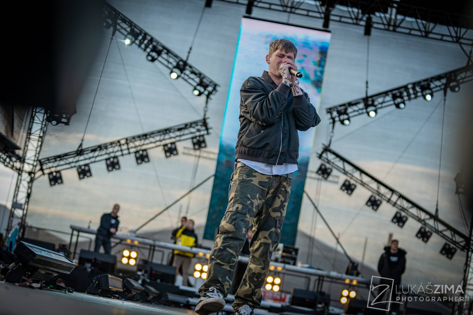 Rapová stage na Pražském Majálesu patřila Calinovi, Steinovi27 i Yzomandiasovi s Nik Tendem