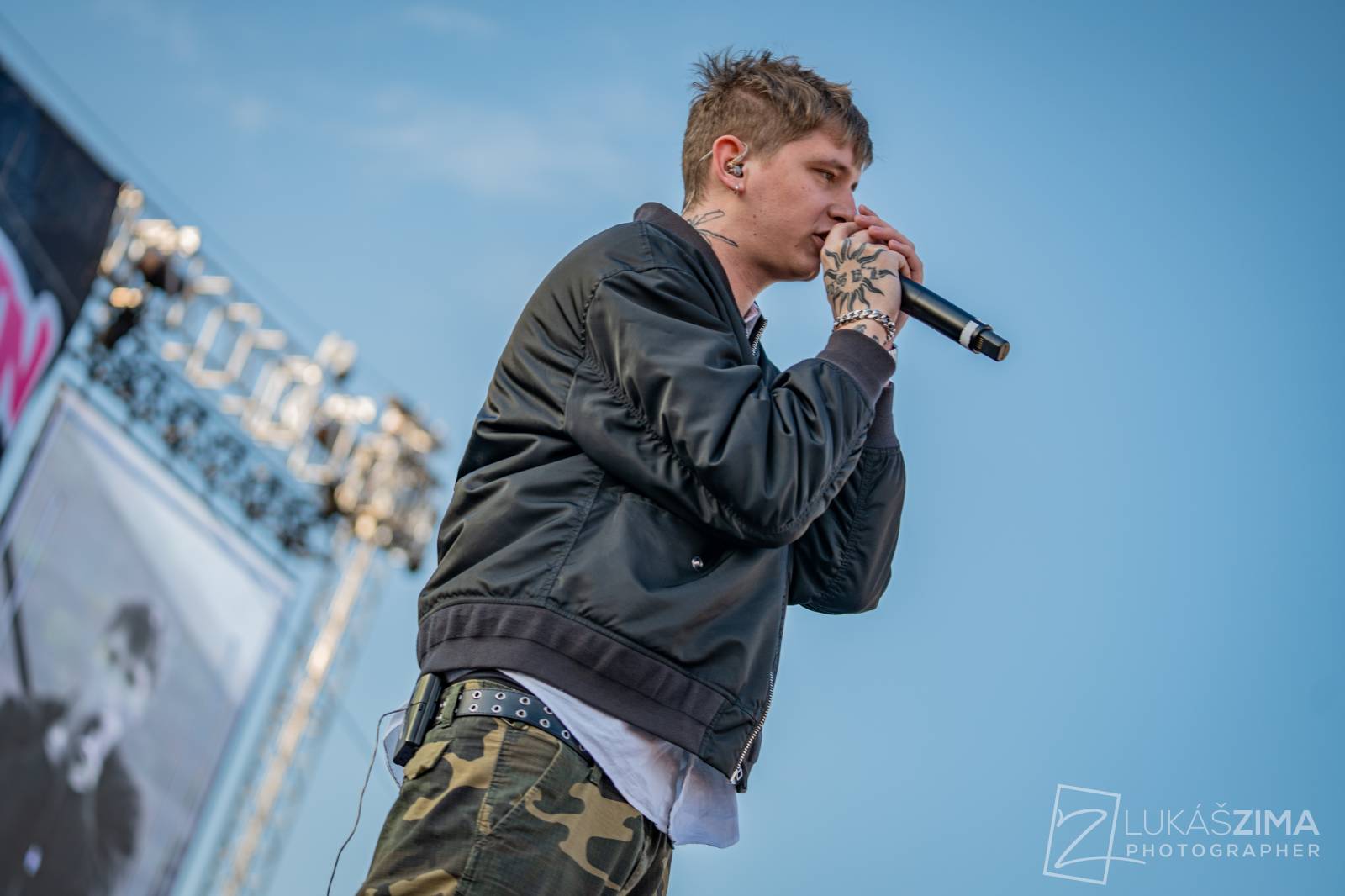 Rapová stage na Pražském Majálesu patřila Calinovi, Steinovi27 i Yzomandiasovi s Nik Tendem