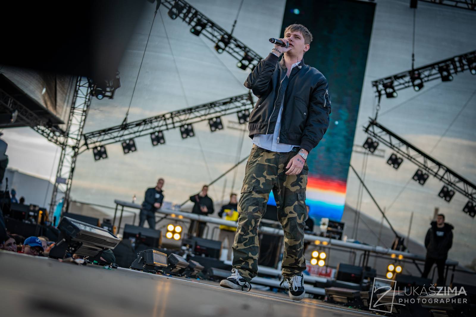 Rapová stage na Pražském Majálesu patřila Calinovi, Steinovi27 i Yzomandiasovi s Nik Tendem