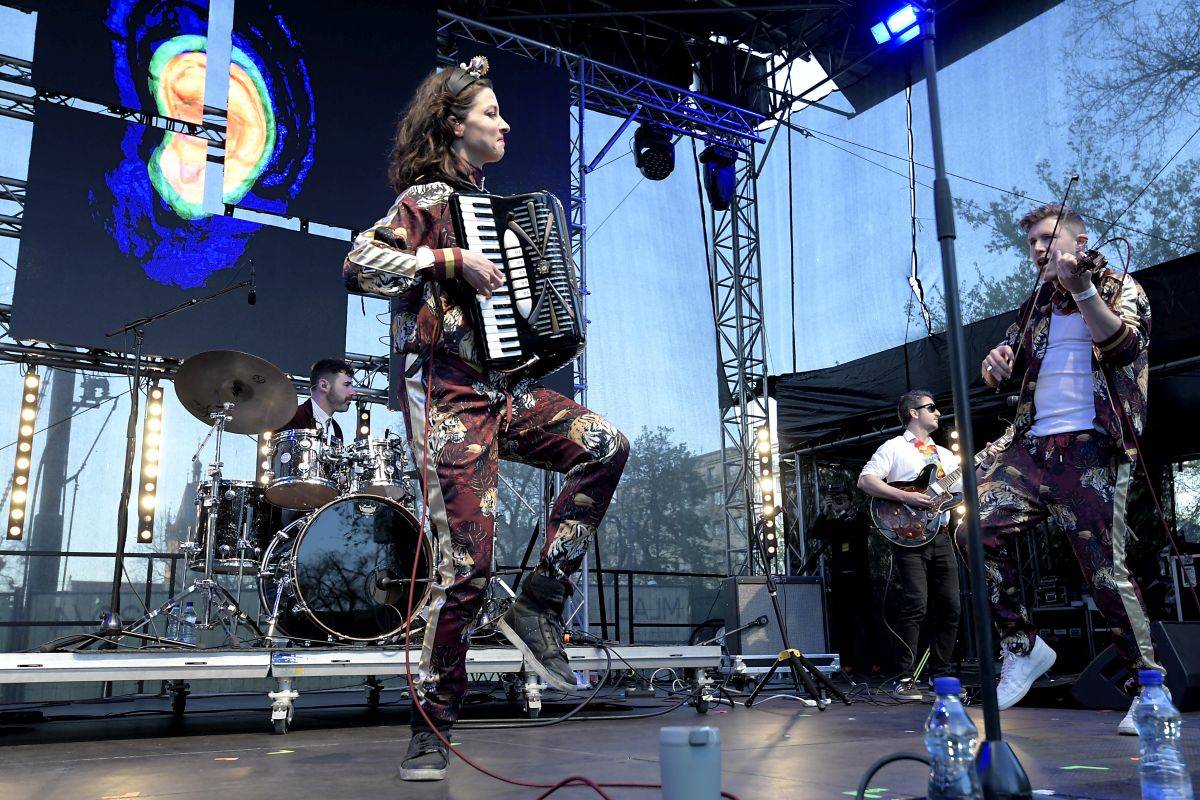 V Praze se slavil Mezinárodní den jazzu, zahráli Blue Uandi i Natalia Tena z Harryho Pottera