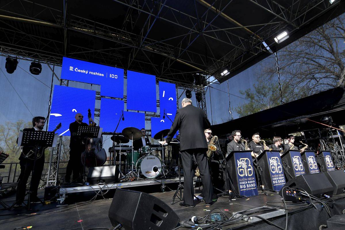 V Praze se slavil Mezinárodní den jazzu, zahráli Blue Uandi i Natalia Tena z Harryho Pottera