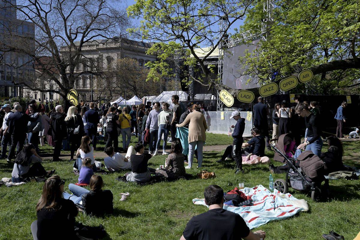 V Praze se slavil Mezinárodní den jazzu, zahráli Blue Uandi i Natalia Tena z Harryho Pottera