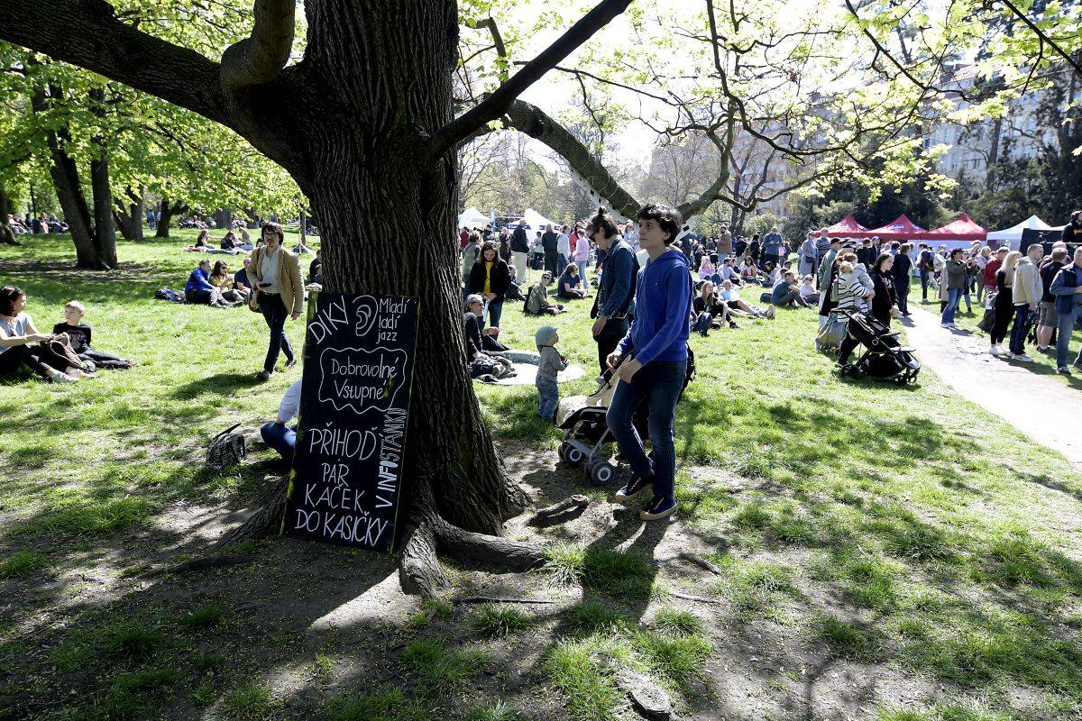 V Praze se slavil Mezinárodní den jazzu, zahráli Blue Uandi i Natalia Tena z Harryho Pottera