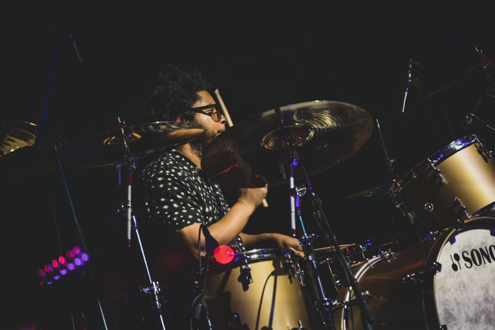 Bluesový král Joe Bonamassa si podmanil vyprodané Forum Karlín