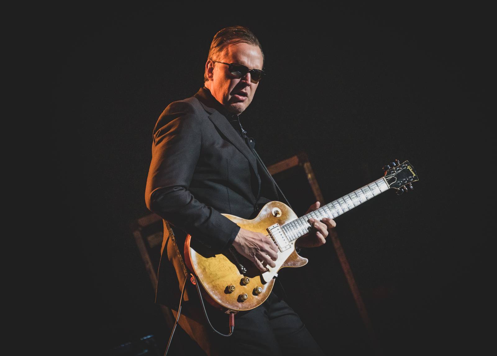Bluesový král Joe Bonamassa si podmanil vyprodané Forum Karlín