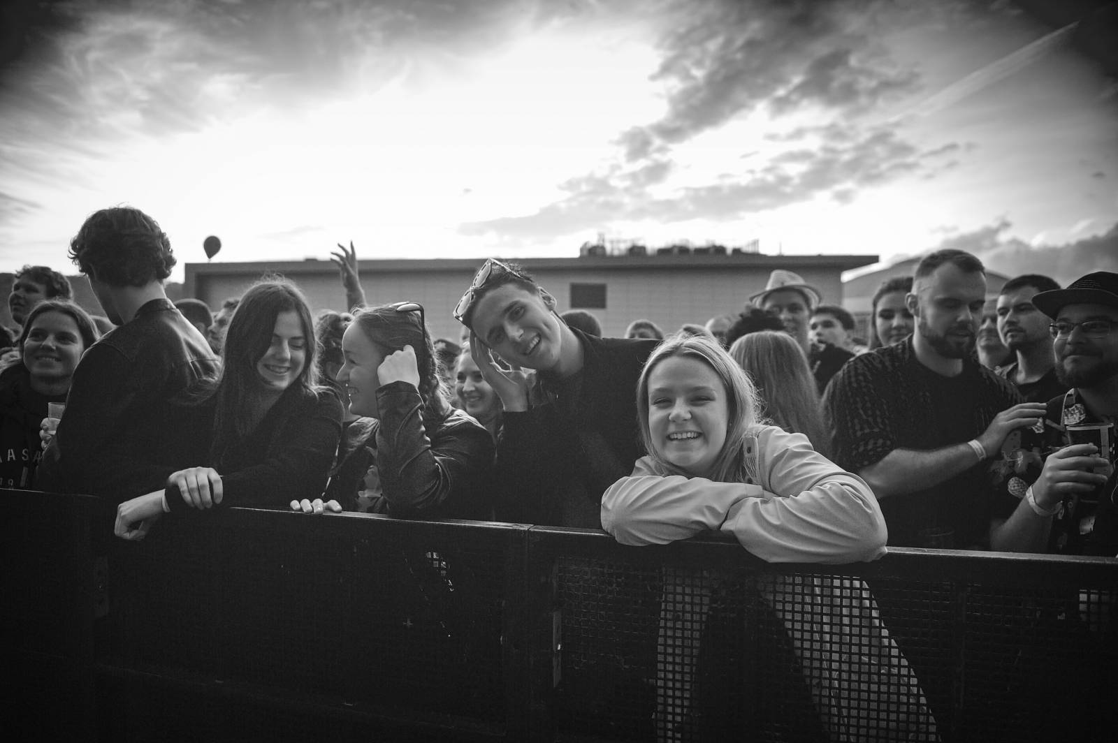 Průtrže mračen dobrou náladu nespláchly. Brněnský Majáles přivítal Ewu Farnou, Horkýže Slíže i Kryštof