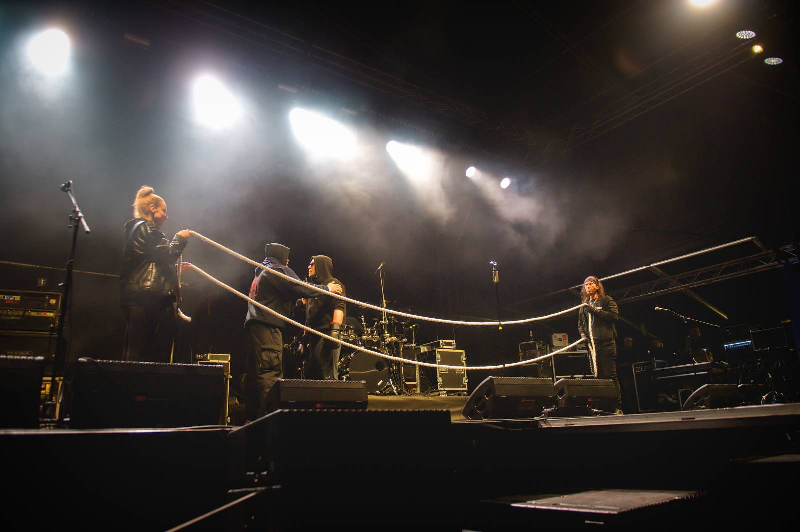 Průtrže mračen dobrou náladu nespláchly. Brněnský Majáles přivítal Ewu Farnou, Horkýže Slíže i Kryštof