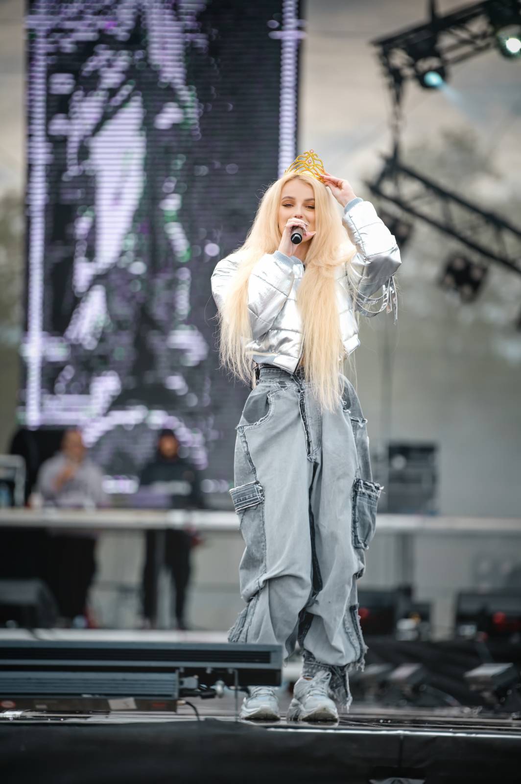 Průtrže mračen dobrou náladu nespláchly. Brněnský Majáles přivítal Ewu Farnou, Horkýže Slíže i Kryštof