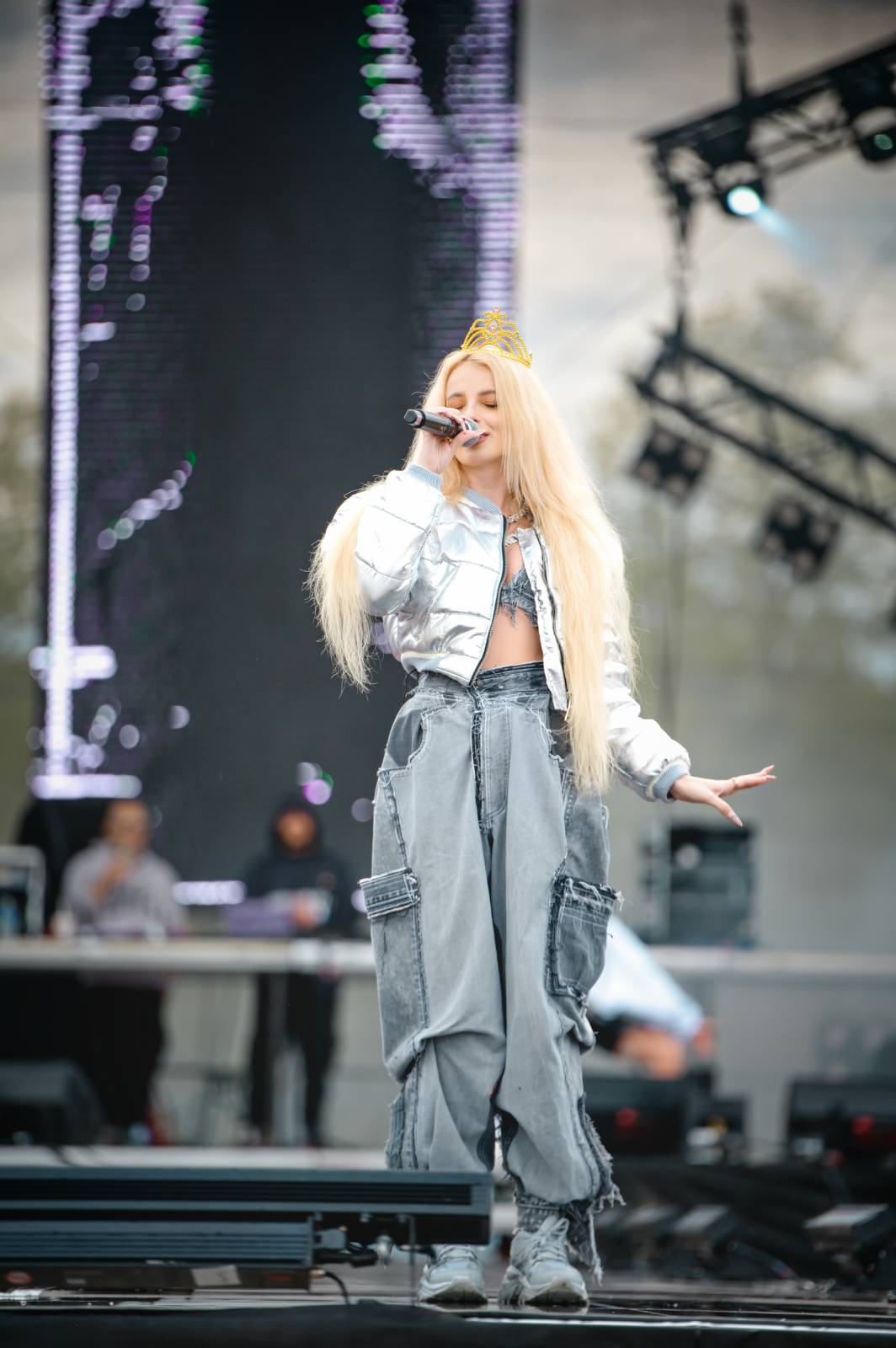 Průtrže mračen dobrou náladu nespláchly. Brněnský Majáles přivítal Ewu Farnou, Horkýže Slíže i Kryštof