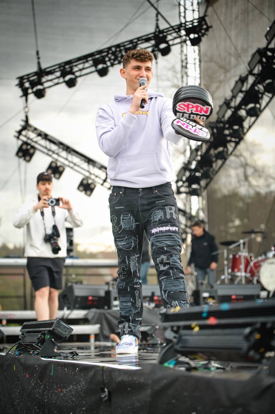 Průtrže mračen dobrou náladu nespláchly. Brněnský Majáles přivítal Ewu Farnou, Horkýže Slíže i Kryštof