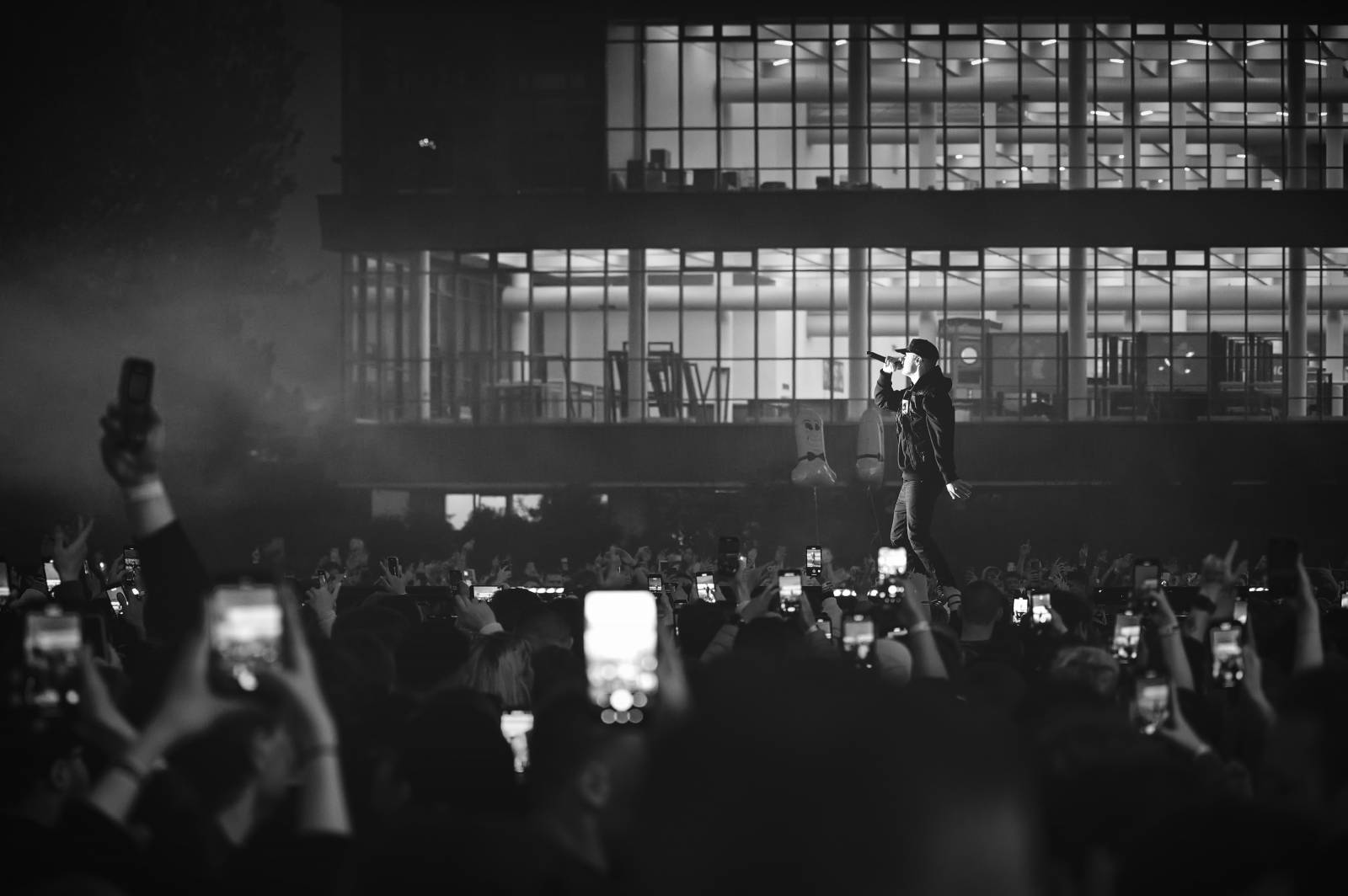 Průtrže mračen dobrou náladu nespláchly. Brněnský Majáles přivítal Ewu Farnou, Horkýže Slíže i Kryštof