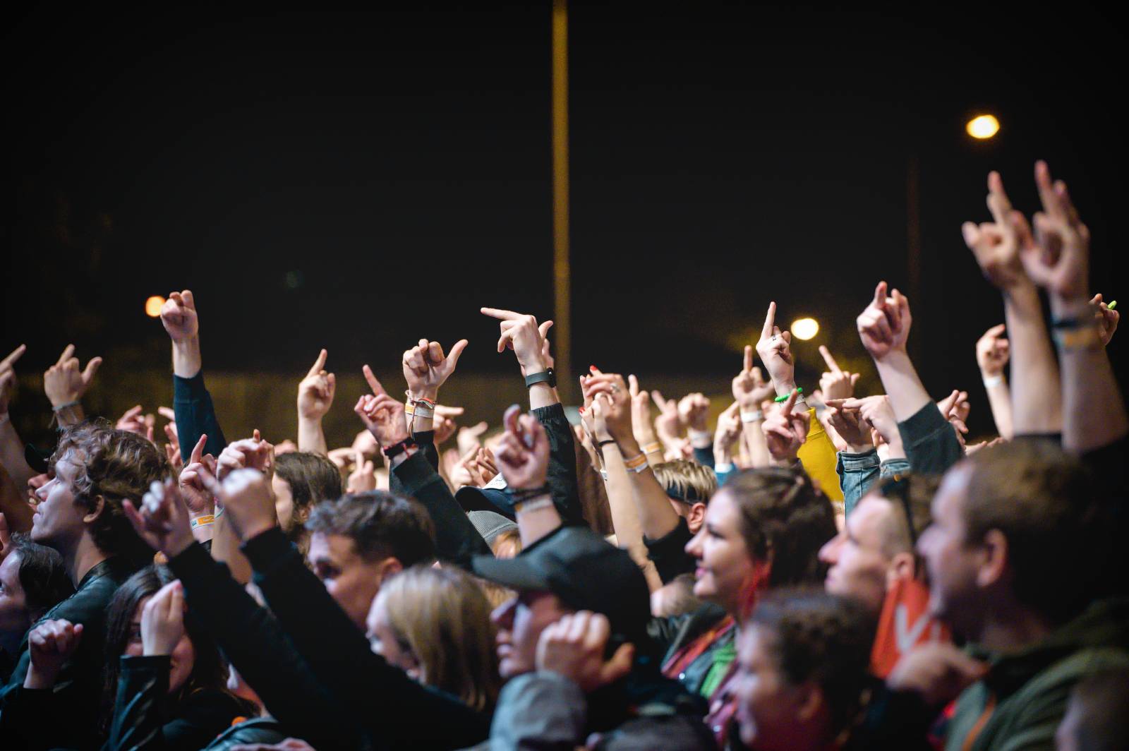Průtrže mračen dobrou náladu nespláchly. Brněnský Majáles přivítal Ewu Farnou, Horkýže Slíže i Kryštof