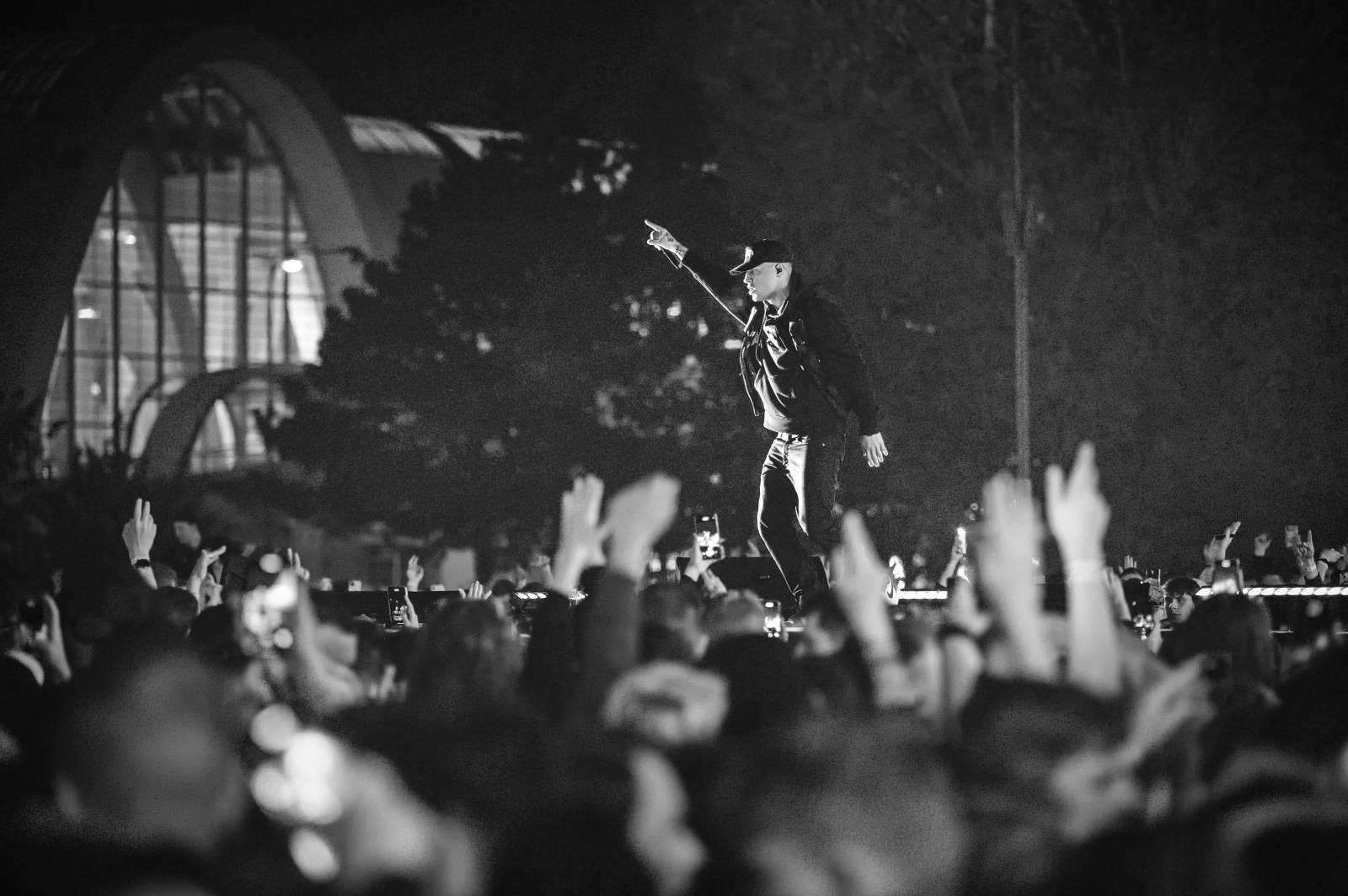 Průtrže mračen dobrou náladu nespláchly. Brněnský Majáles přivítal Ewu Farnou, Horkýže Slíže i Kryštof