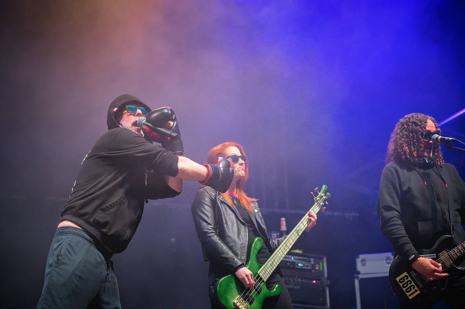 Průtrže mračen dobrou náladu nespláchly. Brněnský Majáles přivítal Ewu Farnou, Horkýže Slíže i Kryštof