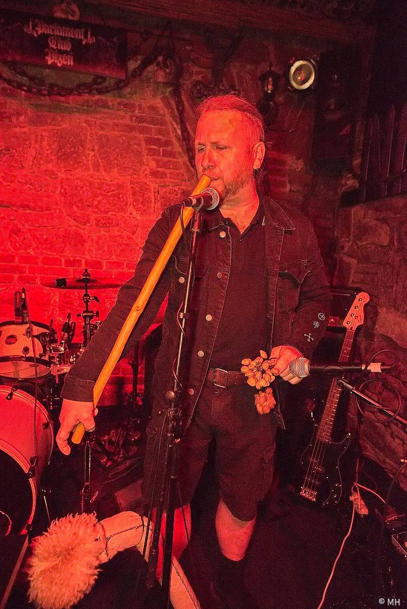 Plzeň ovládl blackmetal. Parlament přivítal finskou Hornu