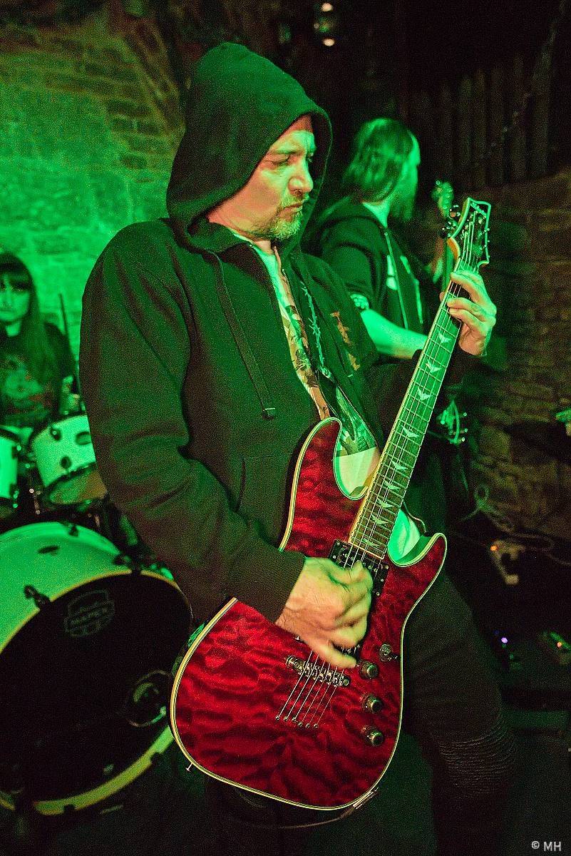 Plzeň ovládl blackmetal. Parlament přivítal finskou Hornu