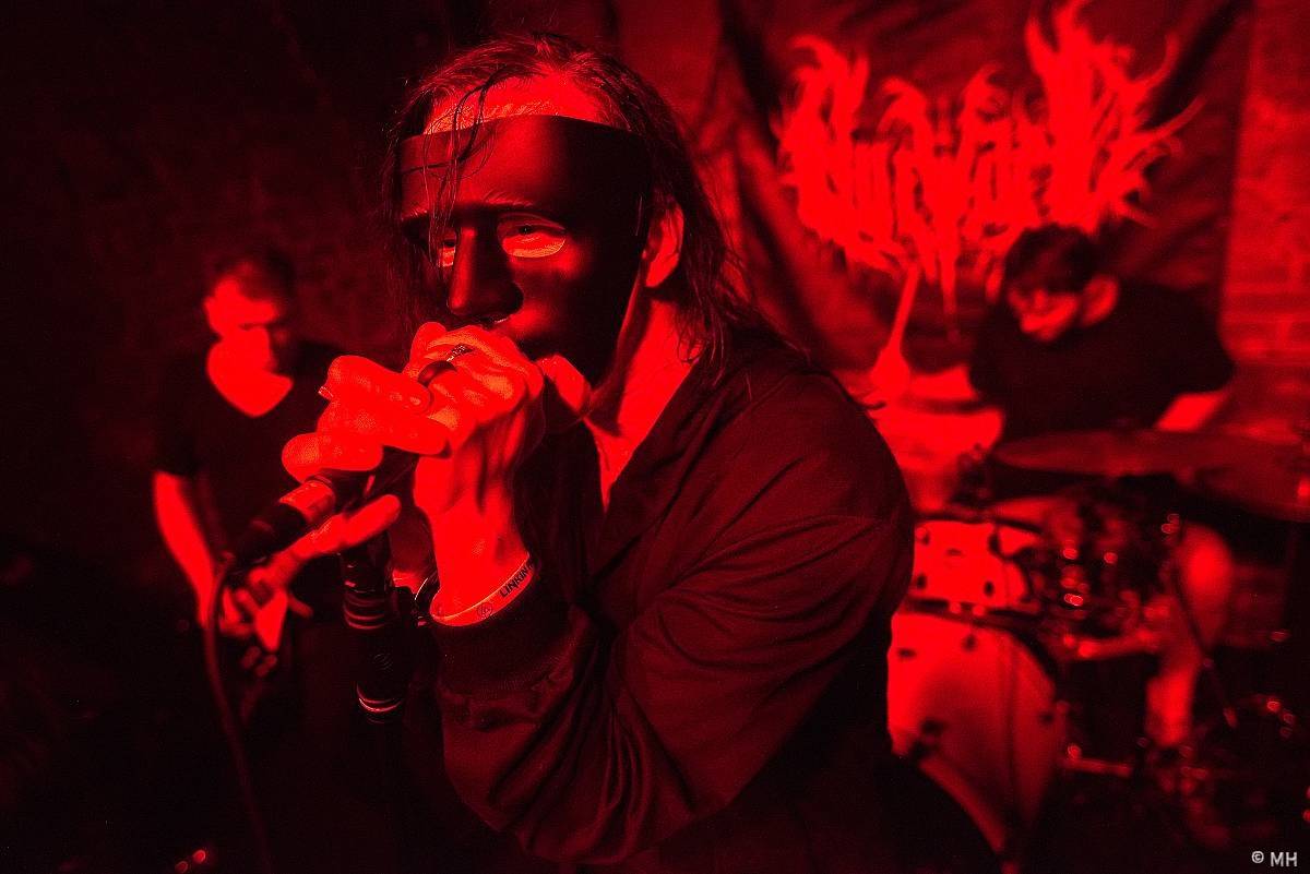 Plzeň ovládl blackmetal. Parlament přivítal finskou Hornu